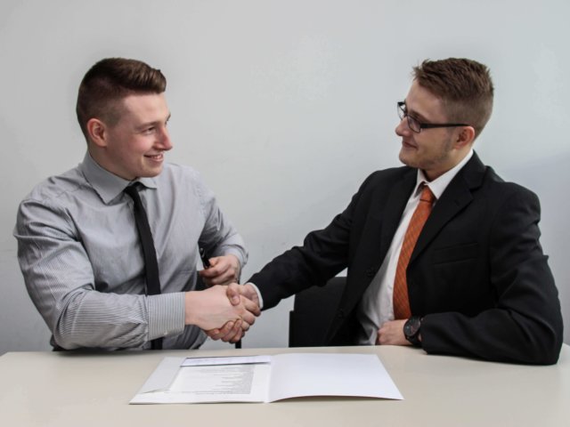 18_asociat-in-firma