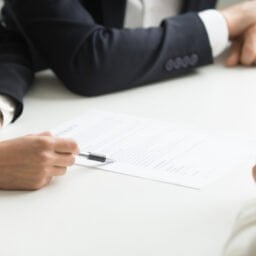 93_Cine_cere_insolventa_unei_societati